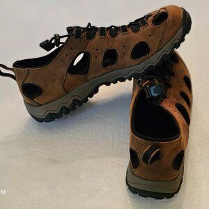 DULUTH Sandals size 13